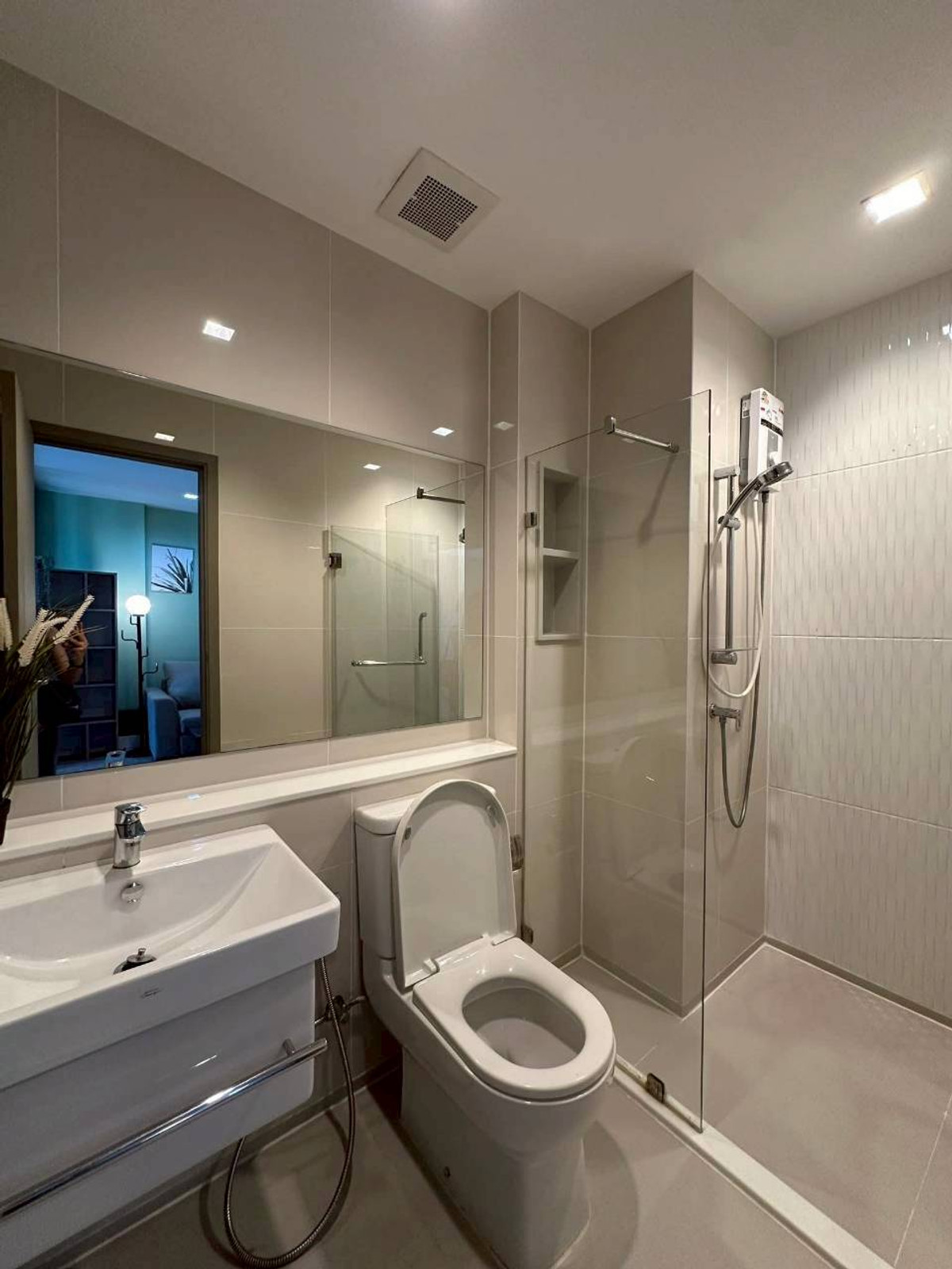 ให้เช่าคอนโดพระราม 9 เพชรบุรีตัดใหม่ RCA : ✅ LAK243 ✅ Line : @p2nproperty