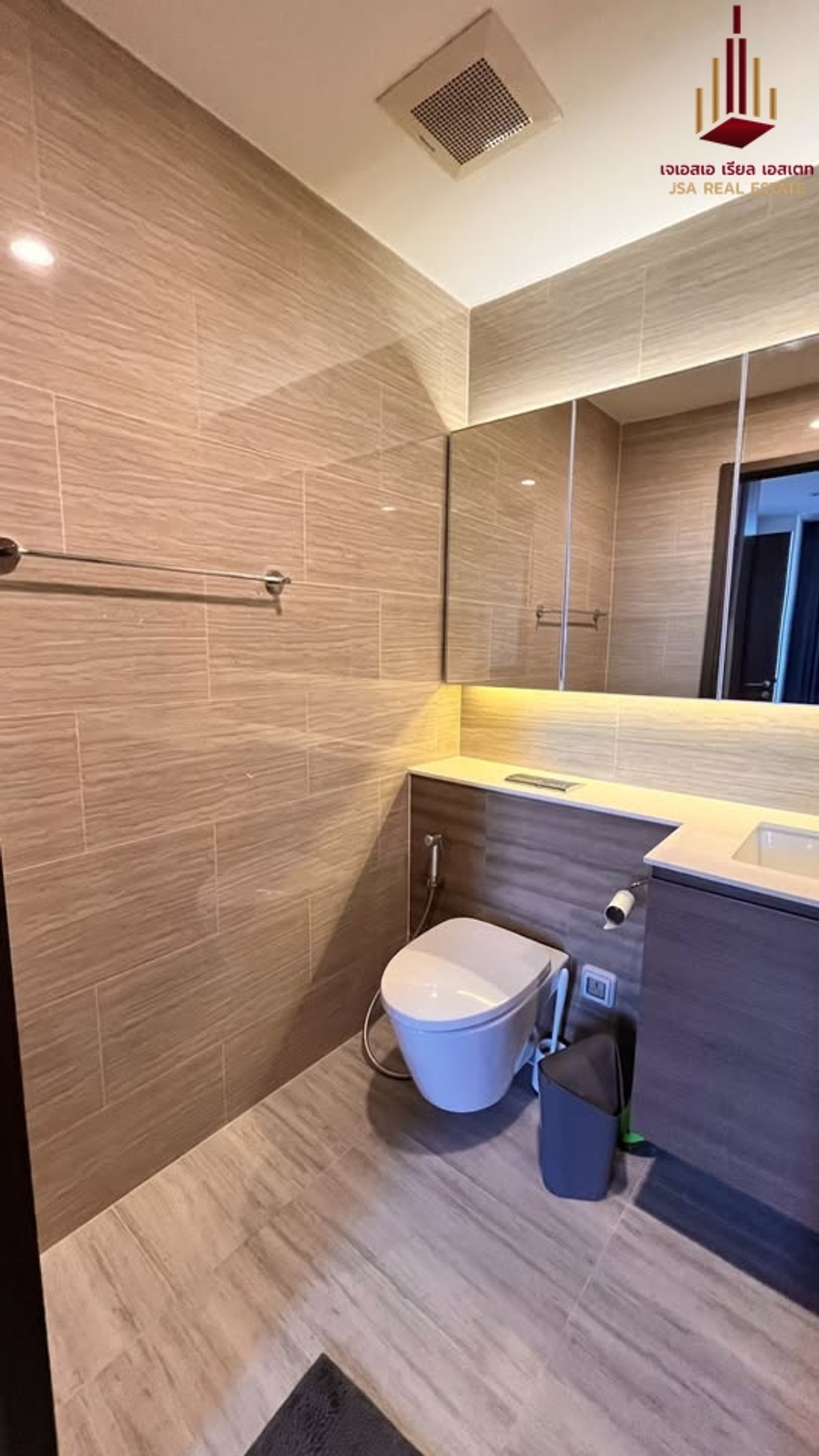 ให้เช่าคอนโดอ่อนนุช อุดมสุข : ✨ For Rent: Whizdom Essence Condo ✨  💰 Only 26,000 THB/month