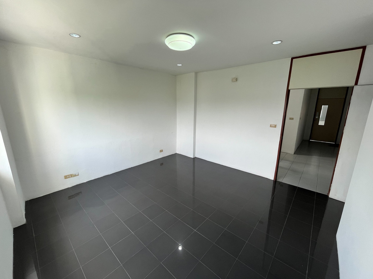 ขายโฮมออฟฟิศพัฒนาการ ศรีนครินทร์ :  ขาย Home Office พร้อมผู้เช่าบริษัท (รายได้ทันที)