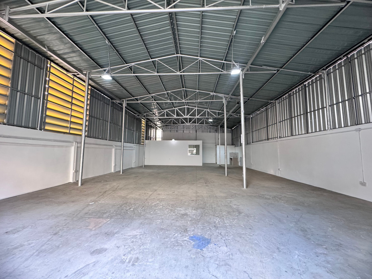 For SaleWarehouseSamut Prakan,Samrong : For sale cheap, corner warehouse New design and decoration of the whole house, Bang Pu Nakhon 1/2 with office (N.1462)