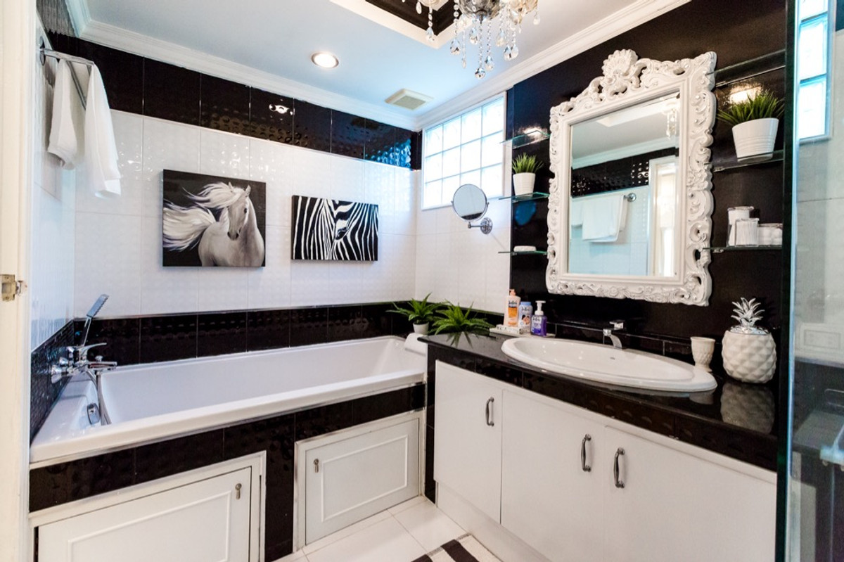 ให้เช่าทาวน์โฮมเลียบทางด่วนรามอินทรา : ทาวน์โฮม 4 ชั้น ตกแต่งสวยงาม พร้อมเฟอร์นิเจอร์ ให้เช่า ย่านรามอินทรา-ประดิษฐ์มนูธรรม ใกล้แม็คโคร ฟู้ดเซอร์วิส ประดิษฐ์มนูธรรม เพียง 400 เมตร