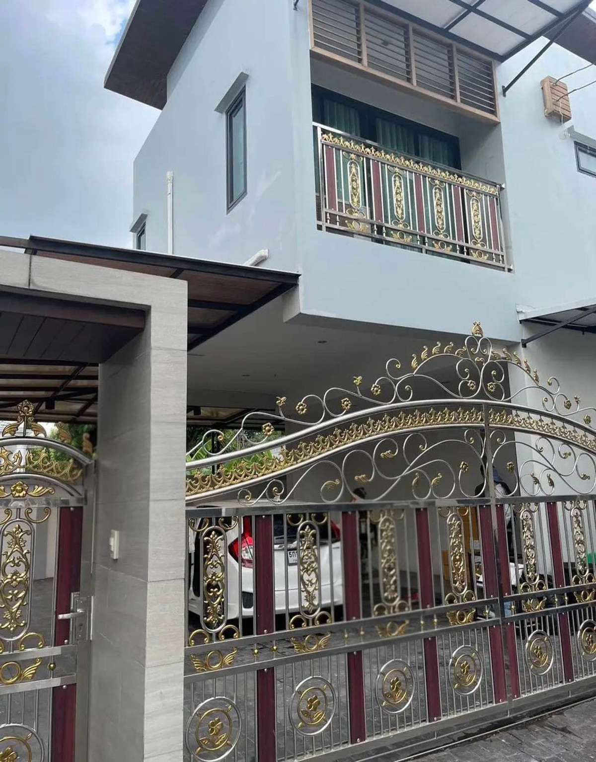 ให้เช่าบ้านปิ่นเกล้า จรัญสนิทวงศ์ : ให้เช่า หมู่บ้านสิริจันทร์ ถนน ฉิมพลี บ้านเดี่ยว 2 ชั้นครึ่ง 4 ห้องนอน 4 ห้องน้ำ จอดรถ ได้ 4คัน บ้านสวย พร้อมอยู่