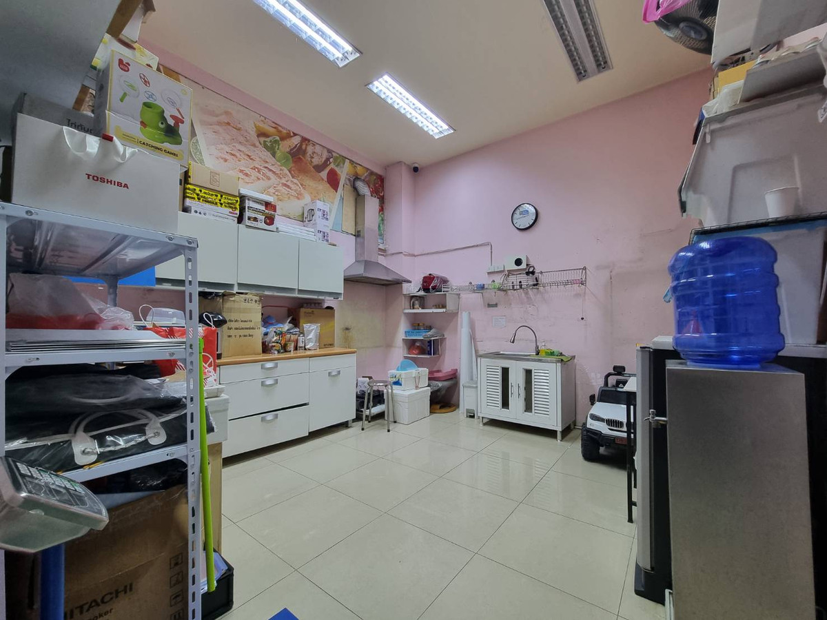 ขายอาคารพาณิชย์นนทบุรี บางใหญ่ บางบัวทอง : อาคารพาณิชย์ ซอยวัดลาดปลาดุก / 4 ห้องนอน (ขาย), Commercial Building Soi Wat Lat Pla Duk / 4 Bedrooms (FOR SALE) AOM097