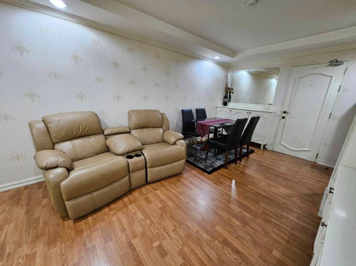For RentCondoRatchadapisek, Huaikwang, Suttisan : 🏡 Big room, hard to find! The Kris 1, spacious room, very good layout, ready to move in.