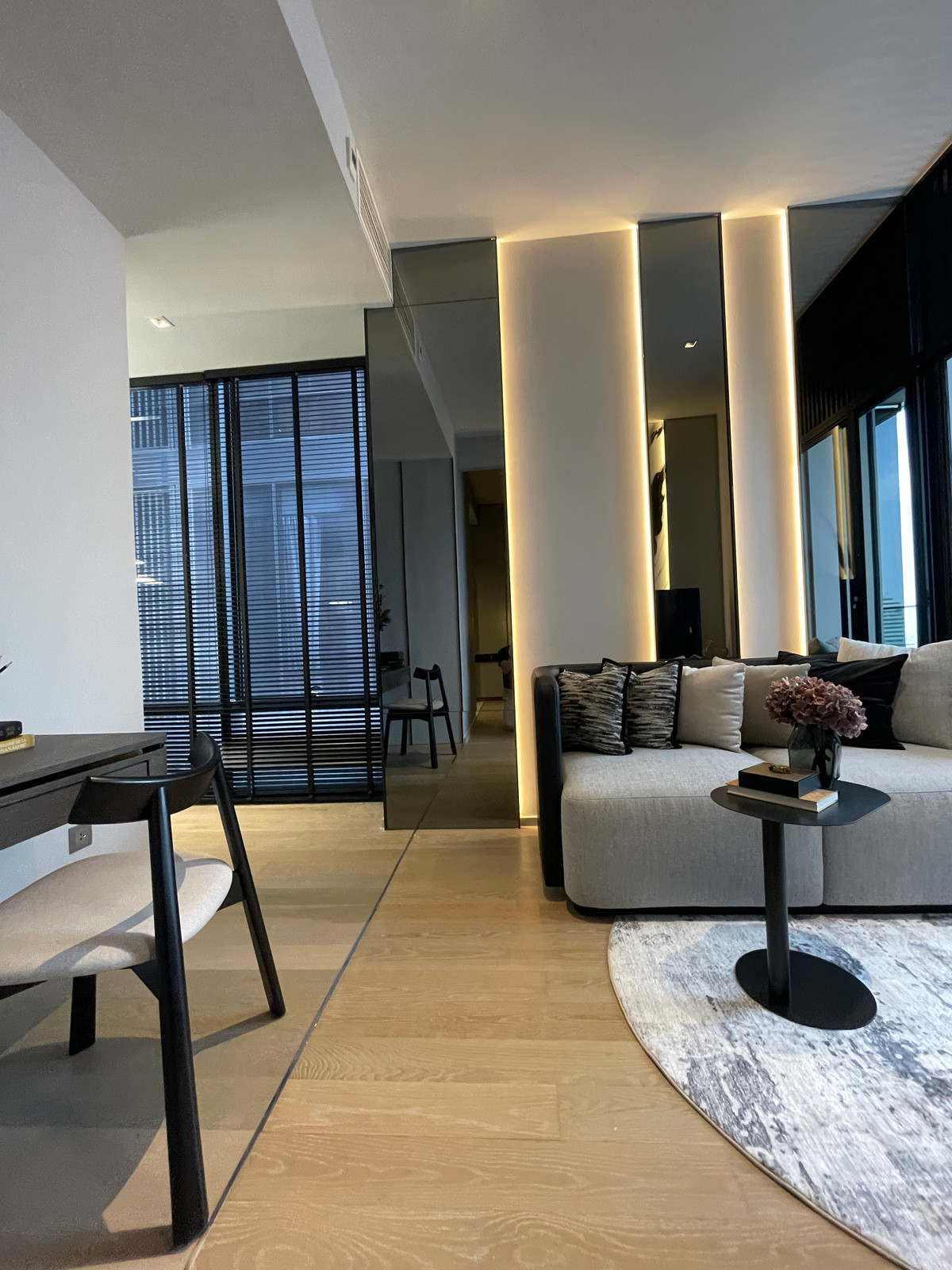 ขายคอนโดสีลม ศาลาแดง บางรัก : [THE PEAK OF SILOM] ASHTON SILOM – Rare 2BR Unit | ชั้น 32 วิวขอบฟ้า ประสบการณ์อยู่คอนโดที่เหมือนอยู่บ้าน 