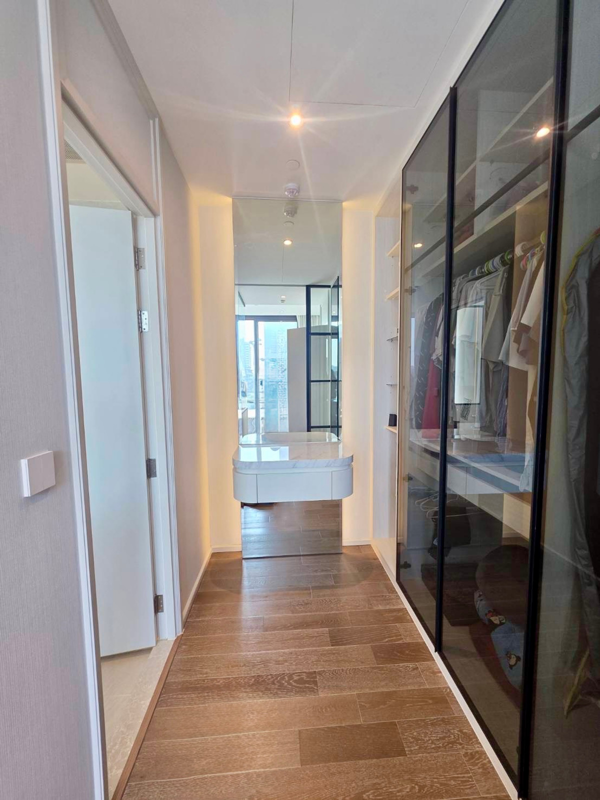 For SaleCondoWitthayu, Chidlom, Langsuan, Ploenchit : Muniq Langsuan: 1+1bed 1bath 64.56sqm. 23,500,000 Am: 0656199198