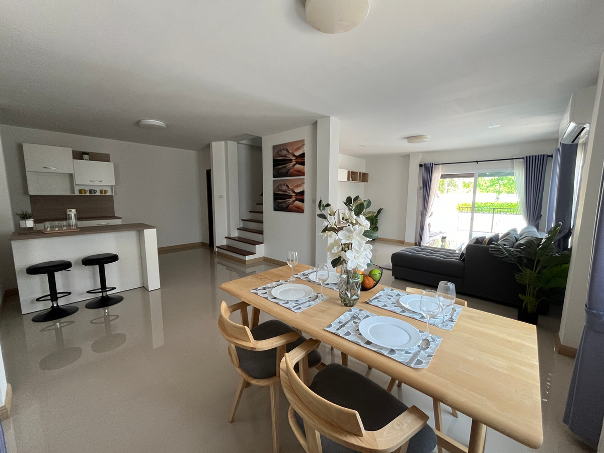 ขายพัทยา บางแสน ชลบุรี สัตหีบ : 🔥 คุ้มกว่านี้ไม่มีอีกแล้วกับบ้านแฝดไซส์ใหญ่ 3 ห้องนอน 3 ห้องน้ำ 🔥