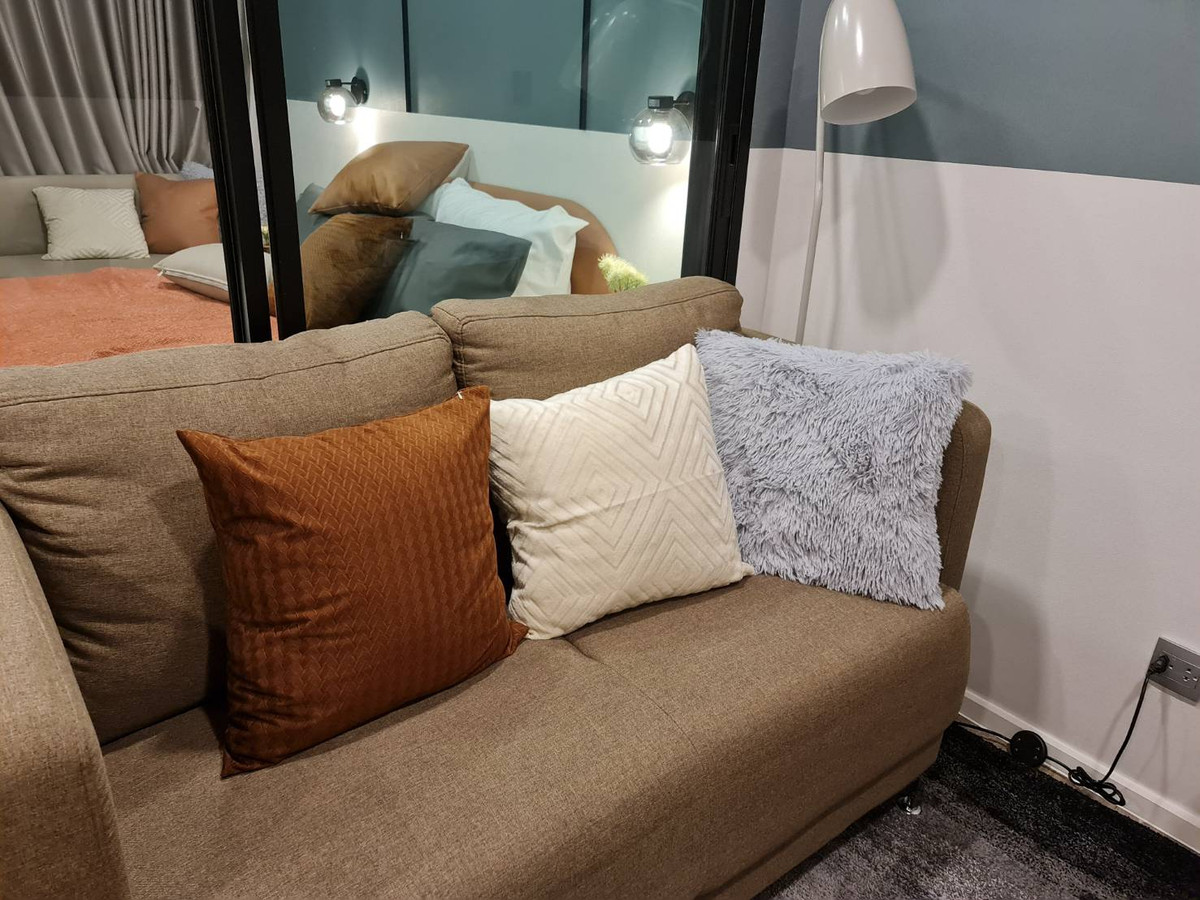 For RentCondoRatchadapisek, Huaikwang, Suttisan : Condo for rent, convenient travel, a few minutes from the Huai Khwang MRT, fully furnished. Ready to move in immediately.   **Minimum rental contract 1 year.