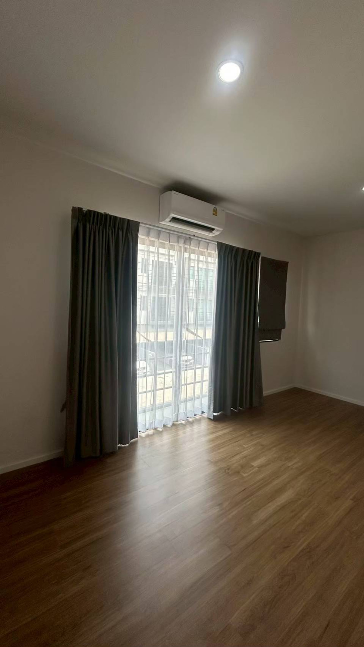 ให้เช่าทาวน์โฮมนวมินทร์ รามอินทรา : ให้เช่าทาวน์โฮม บ้านกลางเมือง รามอินทรา เฟอร์ครบ ใกล้รถไฟฟ้า MRT คู้บอน และแฟชั่นไอซ์แลนด์