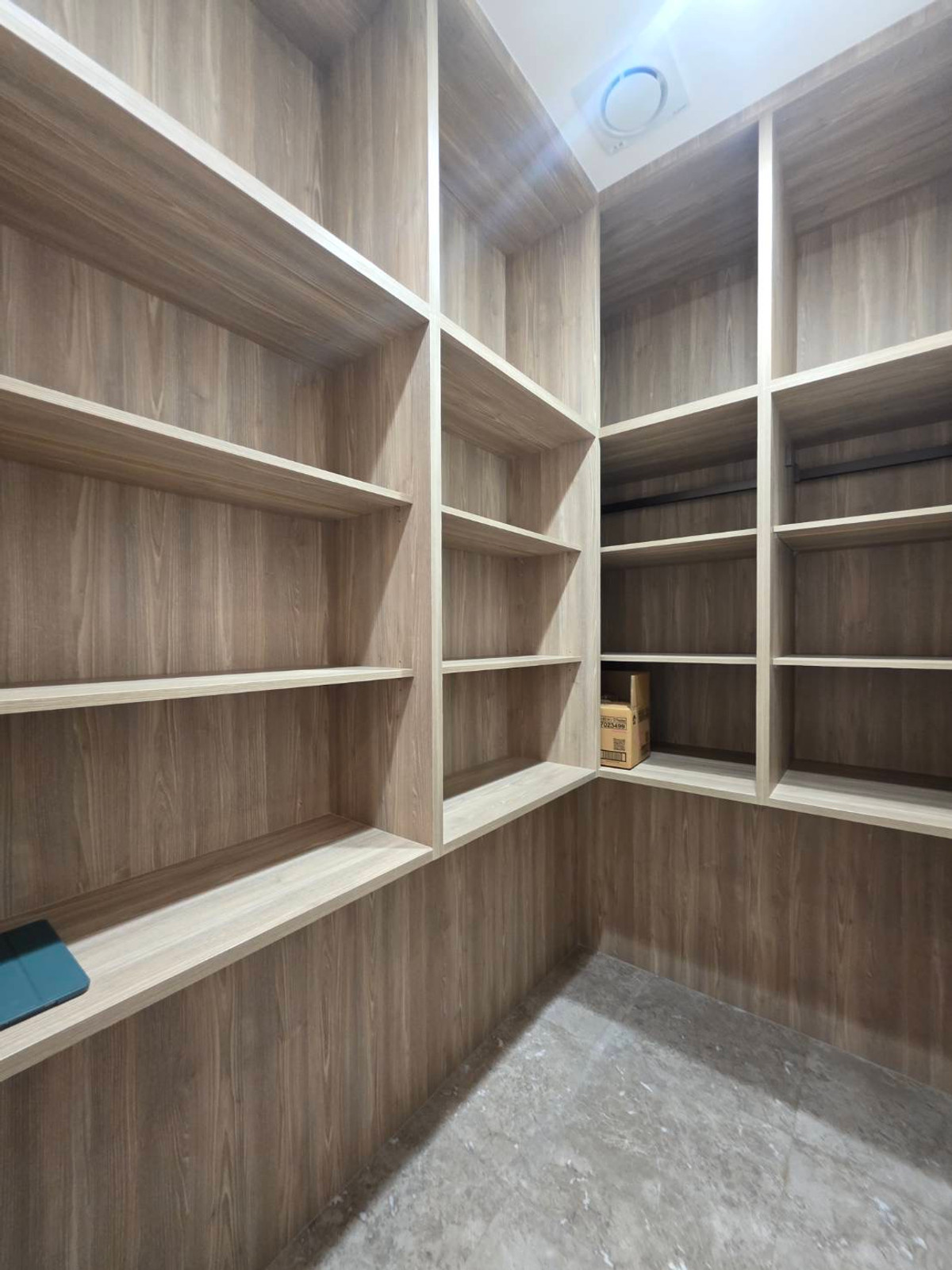 For SaleCondoWitthayu, Chidlom, Langsuan, Ploenchit : Scope Langsuan: 1bed 1bath + powder room 84.8 sqm. 45,500,000 Brand new Fully Furnished Am: 06561999198