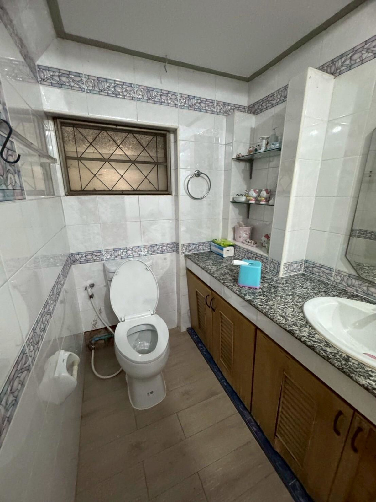 ขายบ้านพัทยา บางแสน ชลบุรี สัตหีบ : ขายด่วน !!! Rare Item บ้านเดี่ยวที่ดินใหญ่สะใจ 83 ตร.ว ทำเลทองใกล้บางแสน-หนองมน หมู่บ้านคันทรี่ปาร์ค ชลบุรี (บางแสน-ห้วยกะปิ) ราคานี้หาไม่ได้แล้ว !!