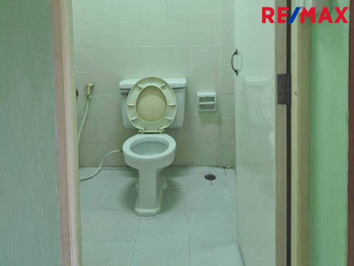 For SaleTownhomeBang kae, Phetkasem : House for sale, Nisa Phetkasem 69, Project 1, private zone, good structure, already painted, special price.