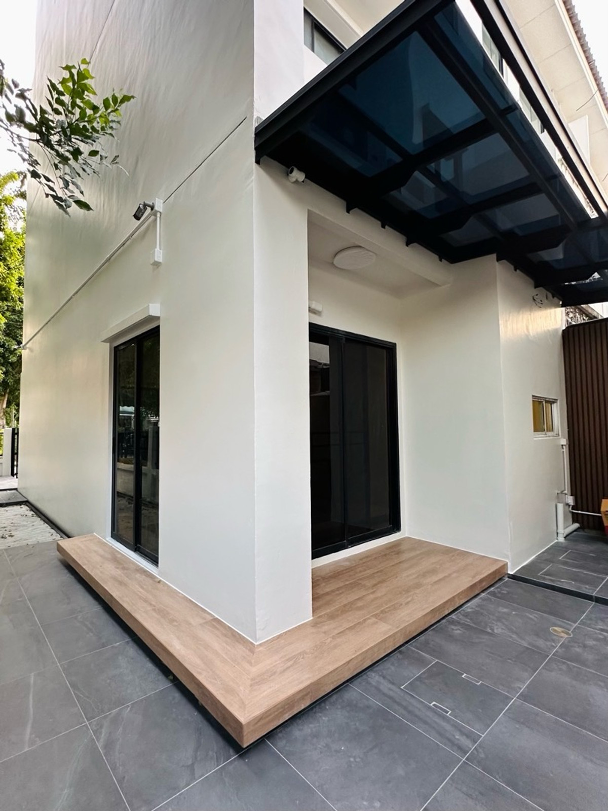 For RentTownhomeNawamin, Ramindra : Townhome for rent Baan Klang Muang Nawamin 42 Newly decorated, very beautiful Fully furnished, ready to move in