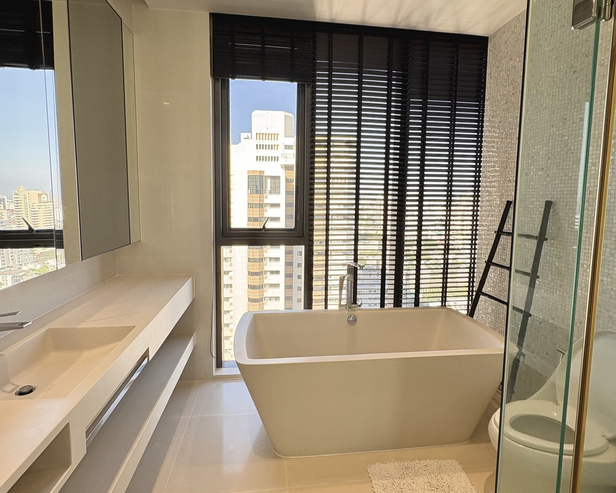 ขายคอนโดสุขุมวิท อโศก ทองหล่อ : SALE 2-Bedroom unit at Vittorio Sukhumvit 39,  Contact 062-496-6454