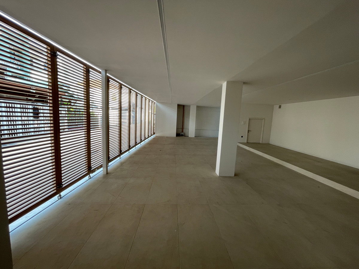 ขายบ้านเลียบทางด่วนรามอินทรา : 🔥 EXCLUSIVE PROMOTION 🔥โอกาสสุดท้ายในการครอบครองในราคาพิเศษที่สุด [ขาย] 💎 Ultra Luxury Show Unit | ELIVA Ekkamai - Eastville 💎 บ้านเดี่ยวหรู 3 ชั้น ดีไซน์ Mid-Century Modern — ความเป็นส่วนตัวสูงสุดเพียง 4 ยูนิตในโครงการ!