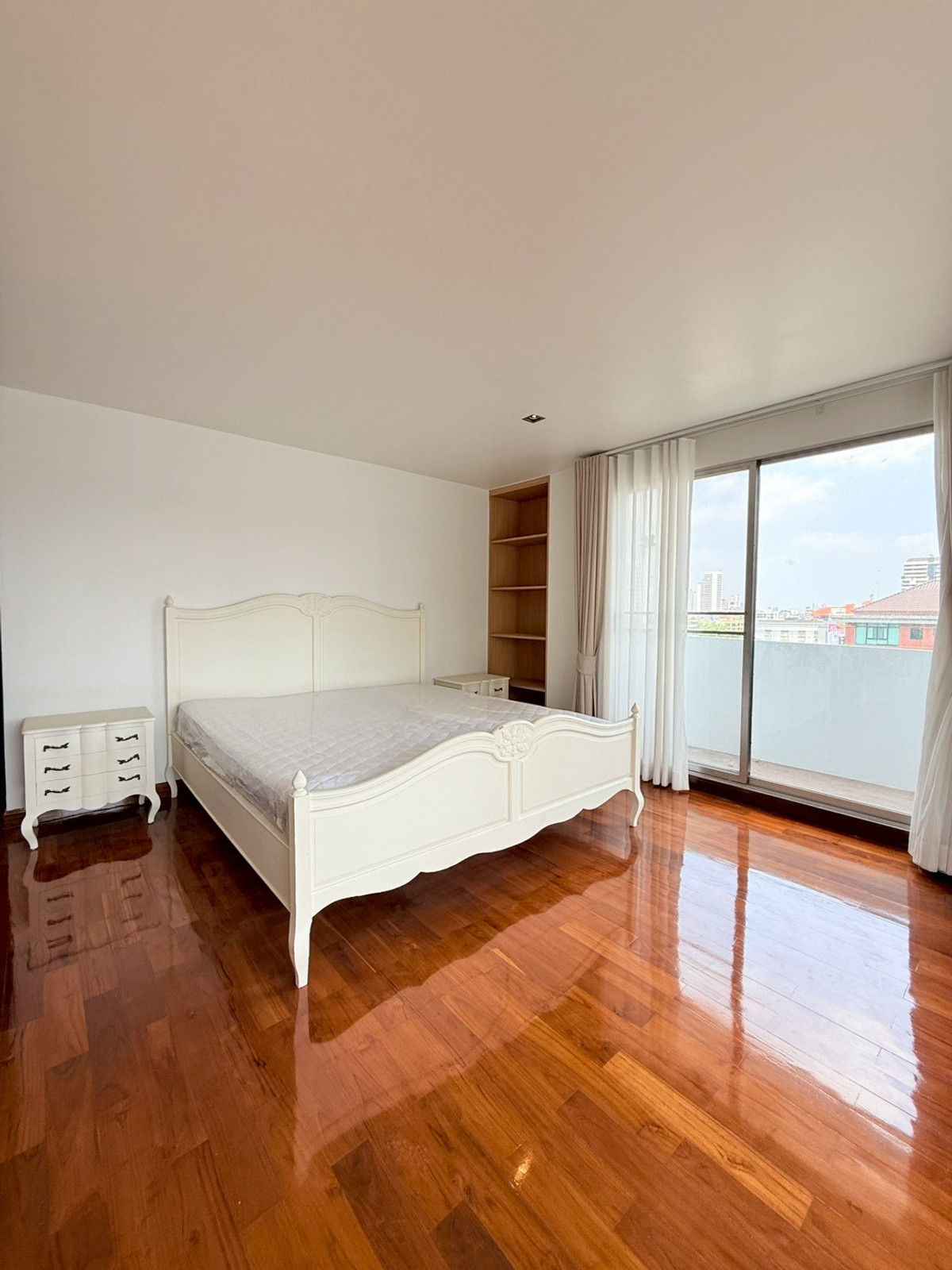 For RentCondoSukhumvit, Asoke, Thonglor : 🎉🌇 Condo for Rent – 4 Bedrooms near BTS Ekkamai | Regent on the Park Sukhumvit 61