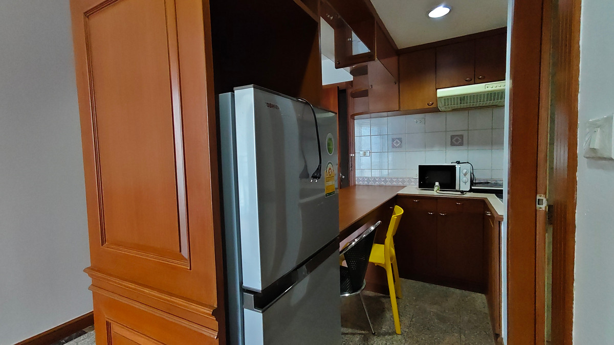 ให้เช่าคอนโดสุขุมวิท อโศก ทองหล่อ : คอนโด 2 ห้องนอน 1 ห้องน้ำ ขนาด 60 ตารางเมตร ที่อโศกเพลส ให้เช่า 25,000 บาทต่อเดือน ซอยสุขุมวิท 21 สถานีรถไฟฟ้า BTS อโศก