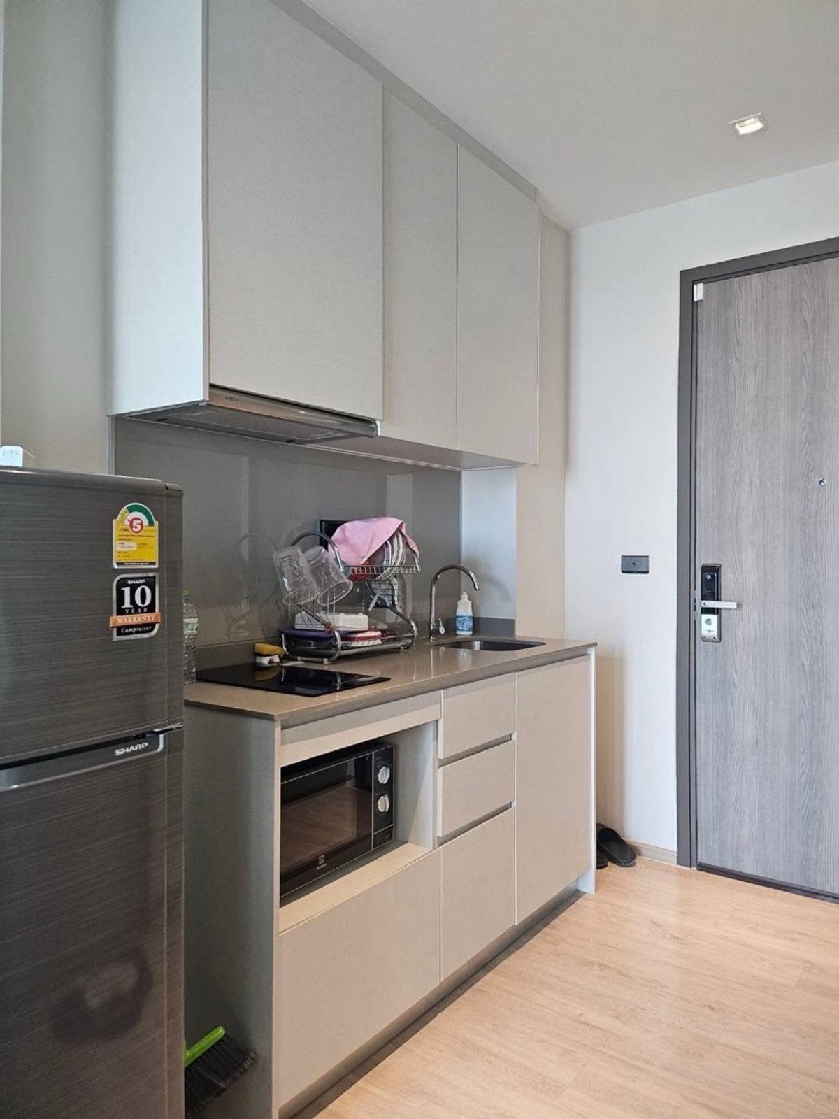 For SaleCondoThaphra, Talat Phlu, Wutthakat : 📍 Whizdom Station Ratchada - Thapra
🚆 Next to BTS Talat Phlu, very convenient to travel.
 Easy to rent, good yield