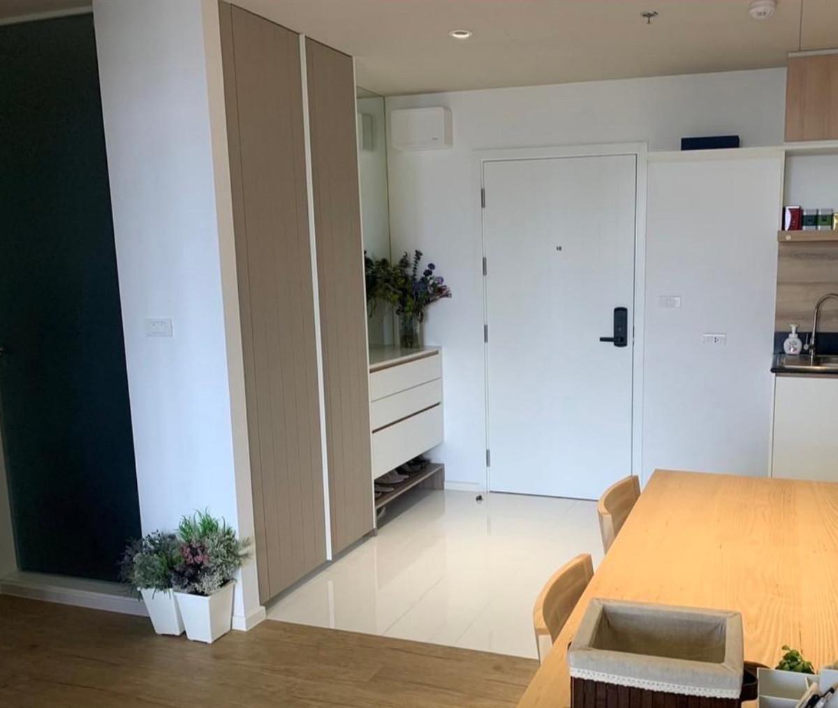 For RentCondoSiam Paragon ,Chulalongkorn,Samyan : Tripple Y 68 sq.m. Please add LINE ID @806qphgn o8415o5483