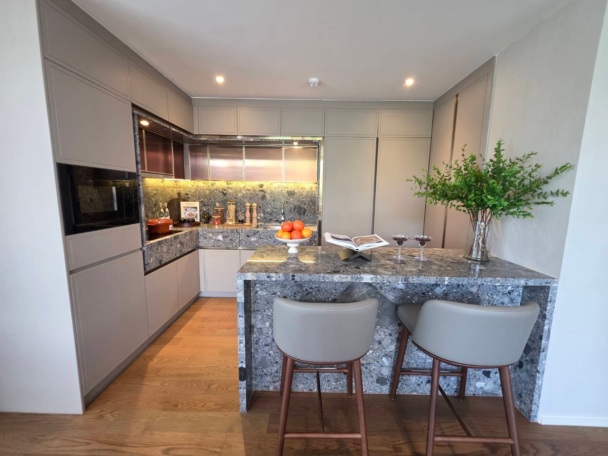 For SaleCondoSukhumvit, Asoke, Thonglor : Via 34 (Sukhumvit 34): 3bed 3bath 150.5sqm. from 41,000,000 million Am: 0656199198