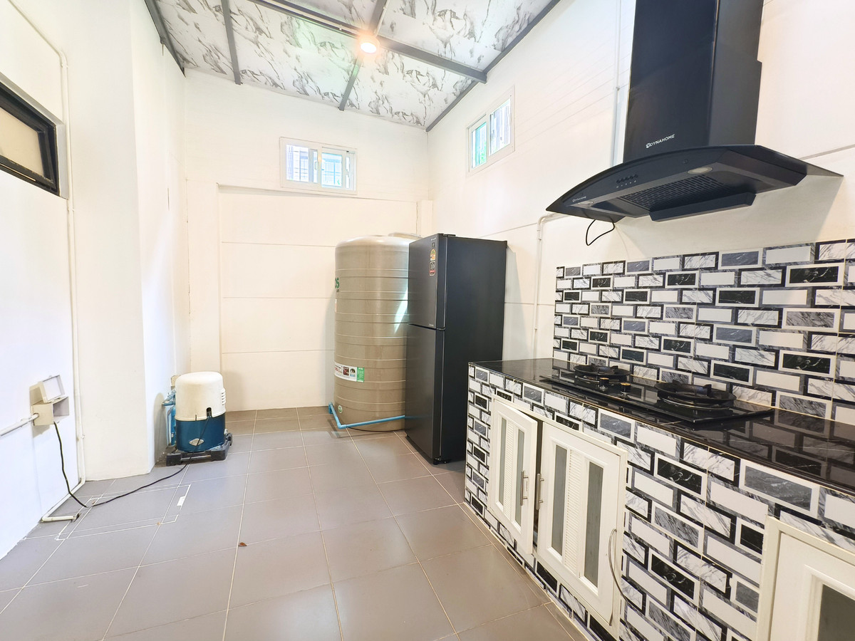 For SaleHome OfficeKaset Nawamin,Ladplakao : For sale: Premium Place Mix Ekamai-Ramintra 25.4 sq m. Luxurious home office, 4 floors, 2 large office rooms, 3 bedrooms, 4 bathrooms, next to Nuanchan Road, width 5.5 meters.