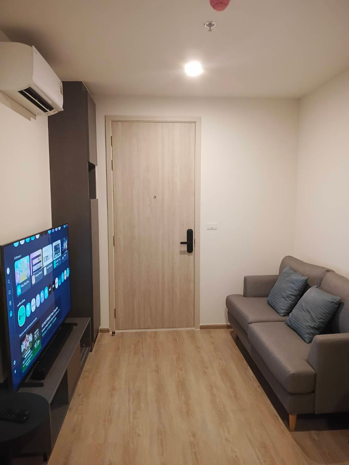 For RentCondoRama9, Petchburi, RCA : Rental starts at 1 month | Noble Nue District R9 1 Bedroom | Only 1 month deposit required, ready to move.