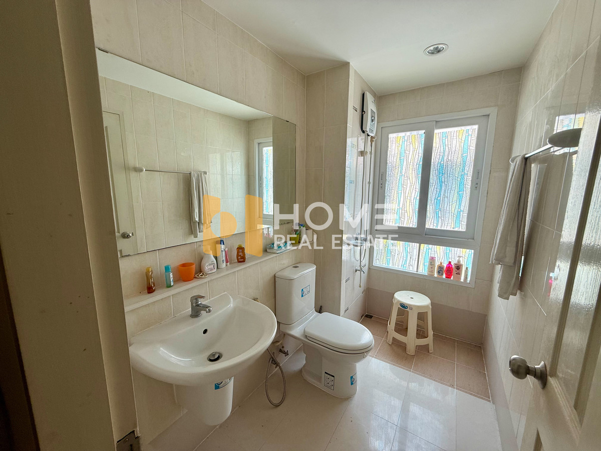 For SaleTownhomePattanakan, Srinakarin : Baan Klang Muang Urbanion Srinakarin / 3 Bedrooms (FOR SALE), Baan Klang Muang Urbanion Srinakarin / 3 Bedrooms (FOR SALE) GNG023