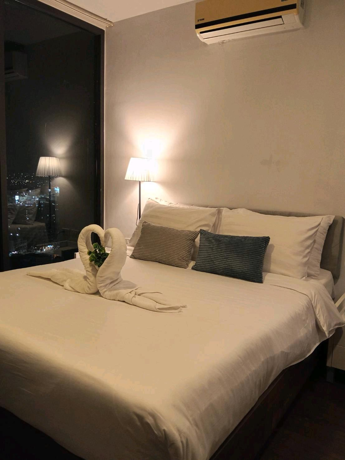 ให้เช่าคอนโดพัทยา บางแสน ชลบุรี สัตหีบ : Posh Pattaya​ ห้องมุม วิวทะเล+city