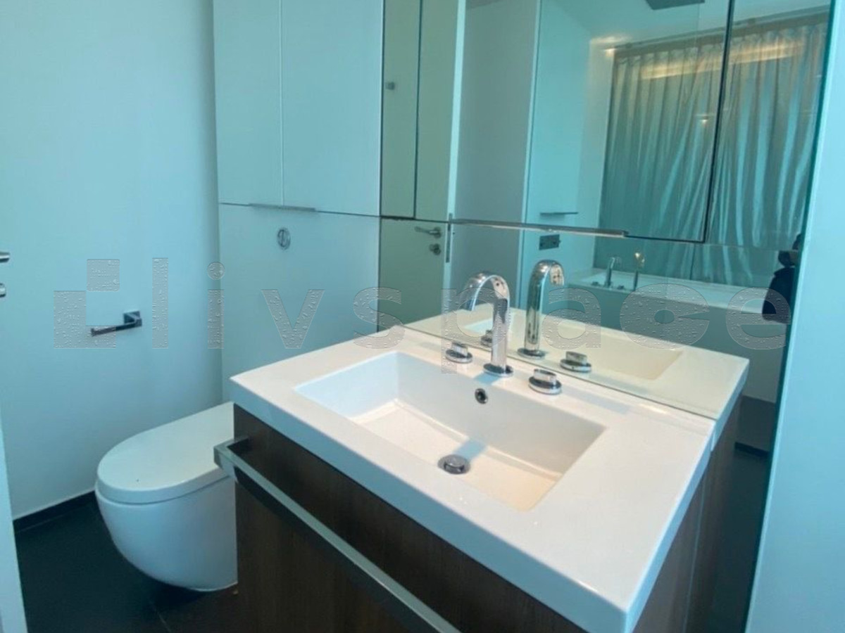 For RentCondoWitthayu, Chidlom, Langsuan, Ploenchit : ▚ LI110ツ FOR RENT: 185 Rajadamri 3BR 200sqm. 180K ✨ Stunning Lumpini Park View, High Floor, Unfurnished & Great Price 🏙️