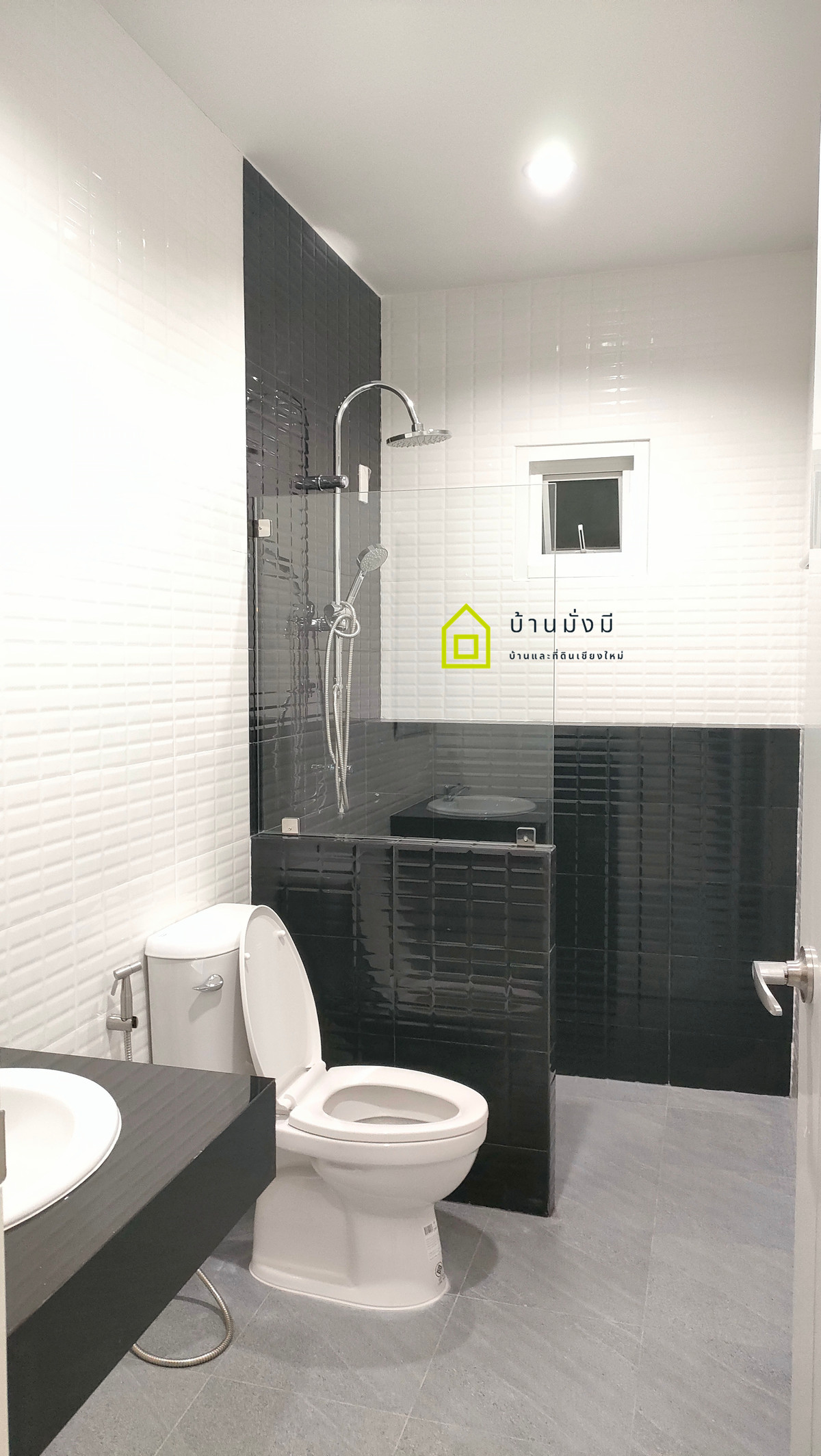 For SaleHouseChiang Mai : House near Nong Chom Intersection (Likhit Chiwan), near Ton Kla School, San Sai District, Chiang Mai.