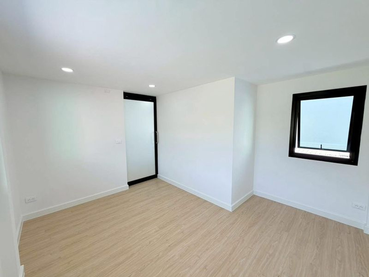 ขายทาวน์โฮมวิภาวดี ดอนเมือง หลักสี่ : ทาวน์เฮ้าส์ 1.5 ชั้น ม.พงษ์เพชรพัฒนา (งามวงศ์วาน 35)  ขนาด 25 ตารางวา 3 ห้องนอน แต่งใหม่พร้อมอยู่ ซอยงามวงศ์วาน 35 แขวงทุ่งสองห้อง เขตหลักสี่ กรุงเทพมหานคร