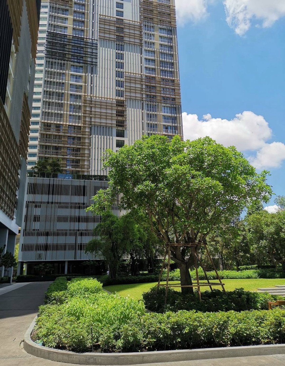 ให้เช่าคอนโดสุขุมวิท อโศก ทองหล่อ : 600m to BTS Phrom phong| River view| 29 sqm| Rare unite 