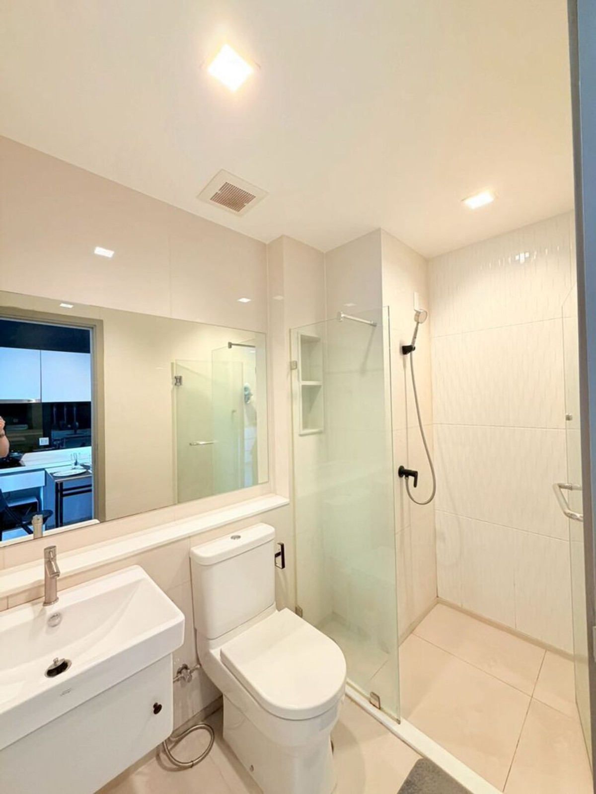 For RentCondoRama9, Petchburi, RCA : For Rent Life Asoke Rama9 Unit 207/795 (South)