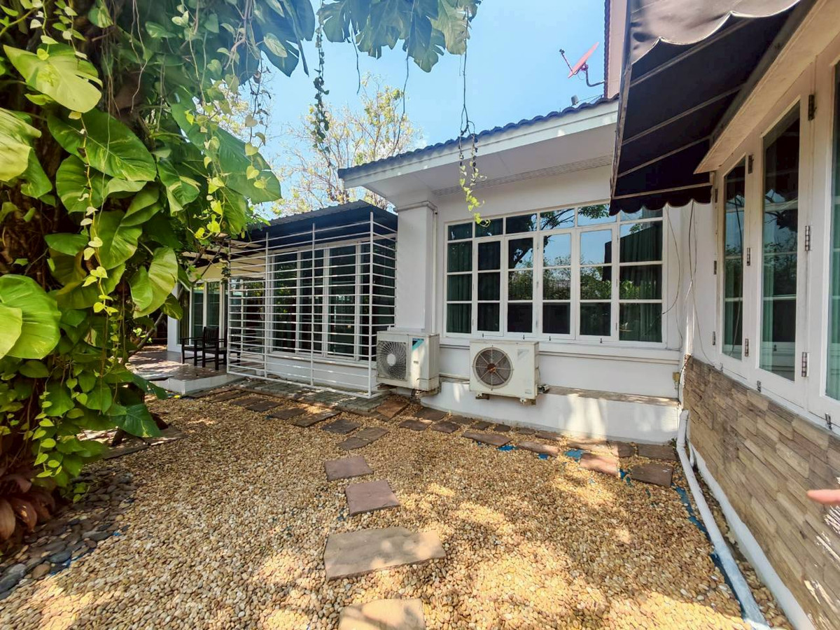 ขายบ้านลาดกระบัง สุวรรณภูมิ : 🏡 ขายบ้านเดี่ยว หมู่บ้านมัณฑนา วงแหวน-พระราม 9 บ้านสวย บรรยากาศร่มรื่น สไตล์บ้านสวน พื้นที่ใหญ่ หาไม่ได้แล้ว!