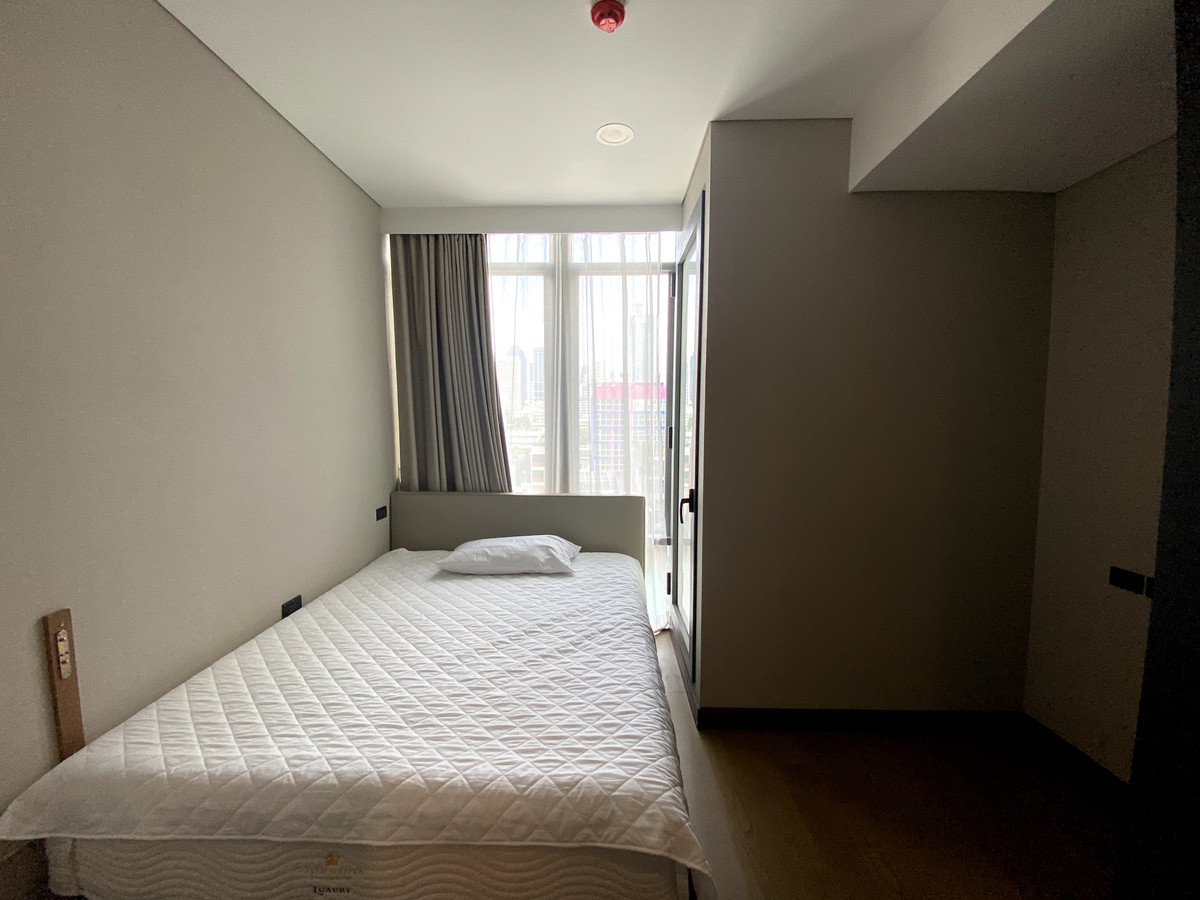 ให้เช่าคอนโดคลองเตย กล้วยน้ำไท : FOR RENT ✨𝐒𝐢𝐚𝐦𝐞𝐬𝐞 𝐄𝐱𝐜𝐥𝐮𝐬𝐢𝐯𝐞 𝐐𝐮𝐞𝐞𝐧𝐬✨ Fully Furniture and Ready to move in //Ask more info LineID:@thirdproperty