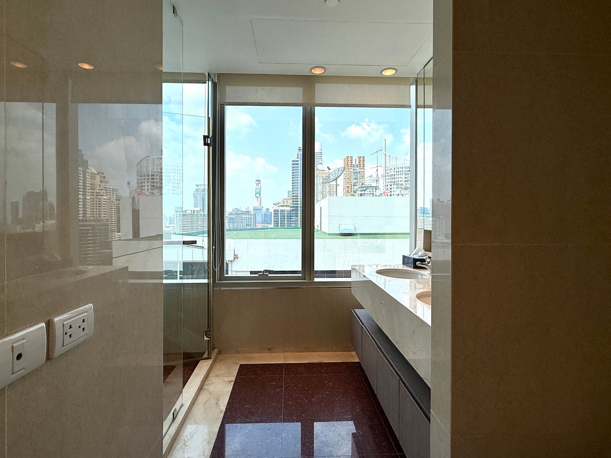 ให้เช่าคอนโดวิทยุ ชิดลม หลังสวน : คอนโด 3 ห้องนอน วิวสวน sport club ใกล้ BTS ราชดำริ