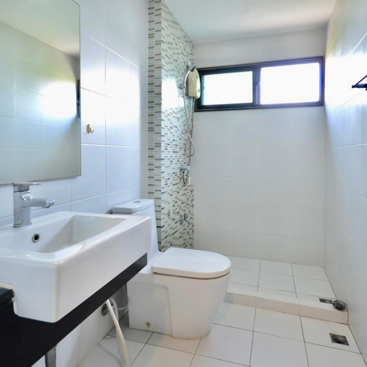 ขายทาวน์โฮมบางซื่อ วงศ์สว่าง เตาปูน : ฟลอร่า วงศ์สว่าง / 4 ห้องนอน (ขาย), Flora Wongsawang / 4 Bedrooms (FOR SALE) BNS040