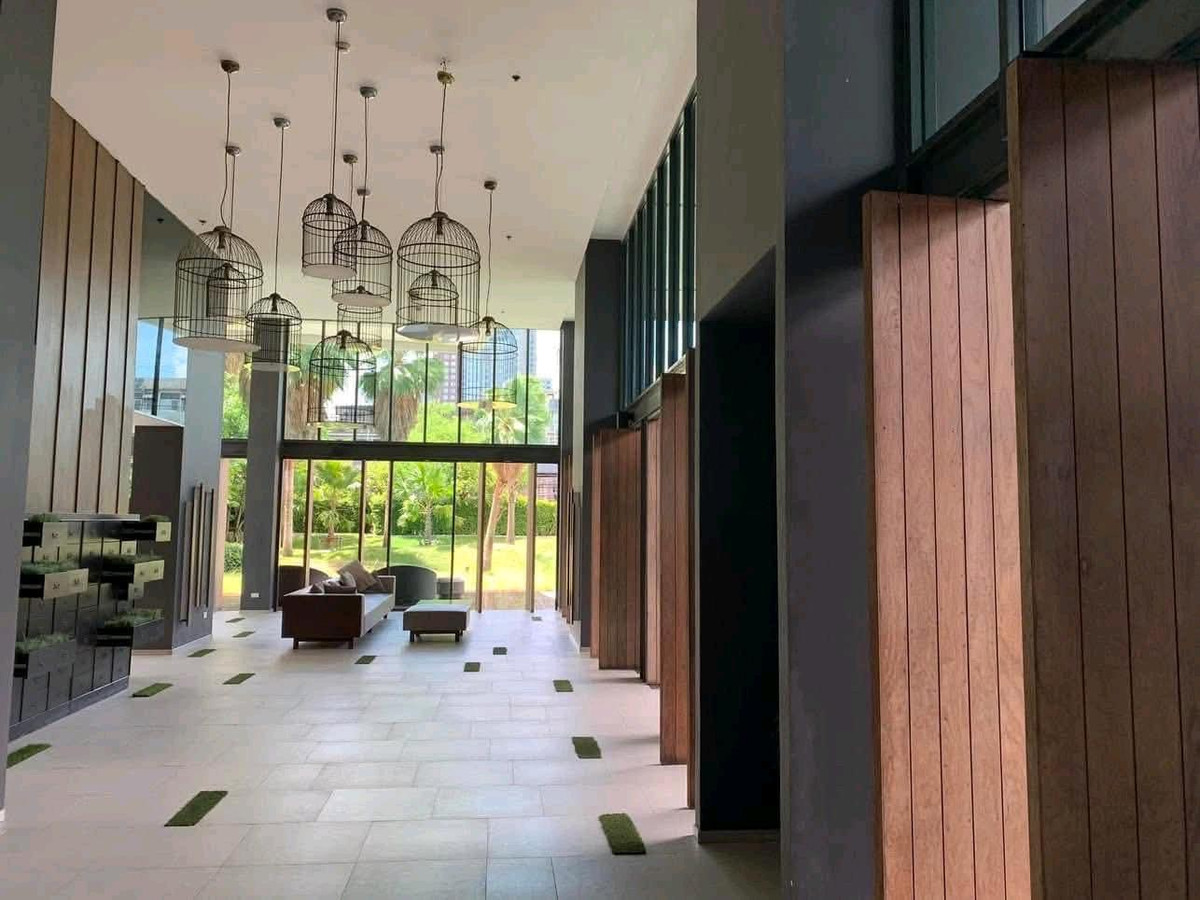 ให้เช่าคอนโดพัฒนาการ ศรีนครินทร์ : 🌆 ห้องมุม ชั้นสูง วิวโล่ง เป็นส่วนตัว ใกล้ทองหล่อ เดินทางสะดวกสุด ๆ