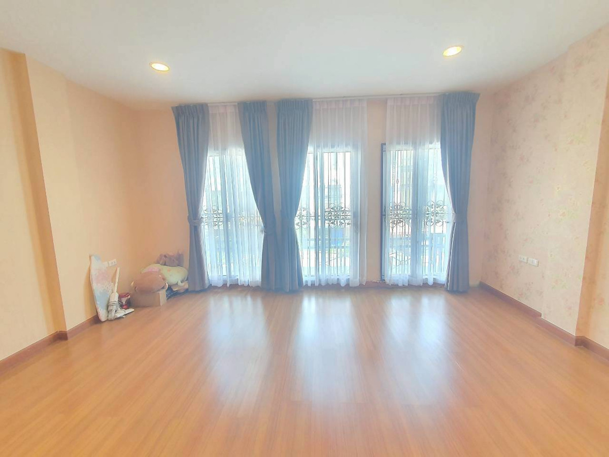 For SaleTownhomeOnnut, Udomsuk : 96728 - Townhome for sale, Baan Klang Muang Luzern (On Nut 46), ready to move in.