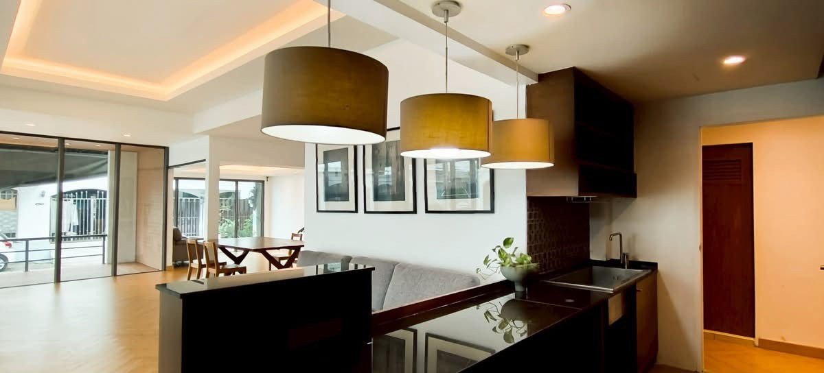 ให้เช่าทาวน์โฮมพระราม 9 เพชรบุรีตัดใหม่ RCA : 💥CP-10498💥ให้เช่า  ทาวน์เฮ้าส์ 3 ชั้น ซ.พระราม9 ซอย11👉แอดไลน์ @goodcondo