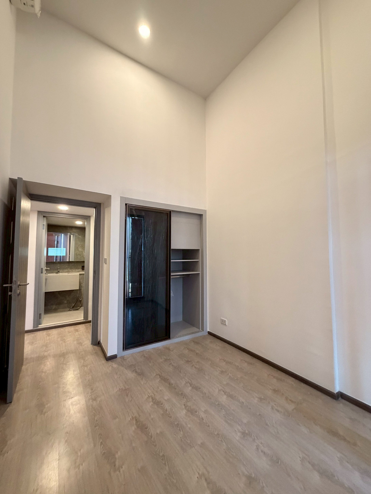 ขายคอนโดรัชดา ห้วยขวาง : 🔥 ด่วน! ขาย SOHO Bangkok รัชดา — Rare Item ห้องมุม Duplex ราคาดีมาก 🔥