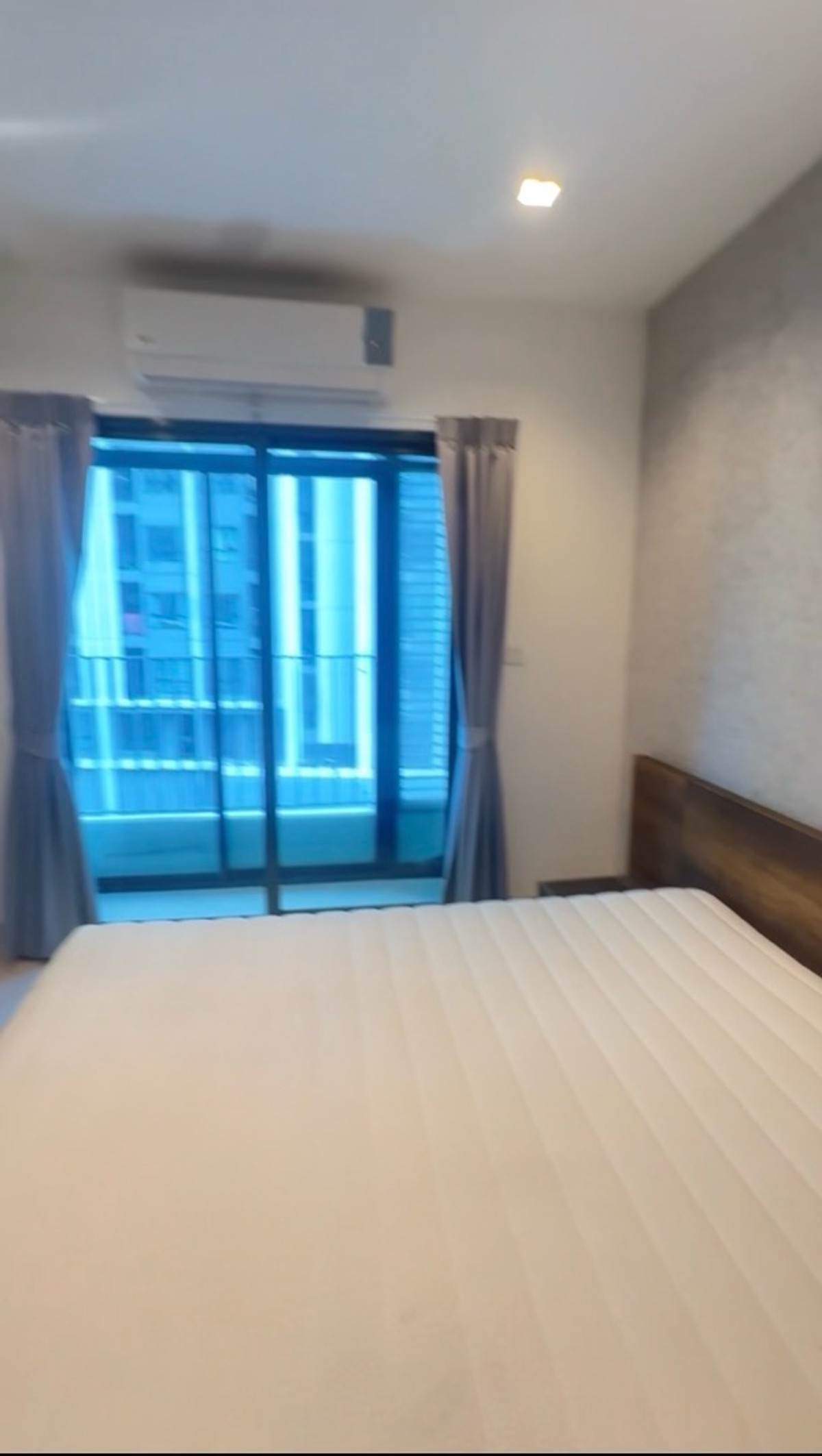 ให้เช่าคอนโดพระราม 9 เพชรบุรีตัดใหม่ RCA : ด่วน ‼️ Ideo mobi rama9 ‼️ห้องใหญ่ 57ตรม. 
2bed 2bath 28,000/เดือน พร้อมเข้าอยู่ 
เดินไป mrt rama9 ได้เลย ✨