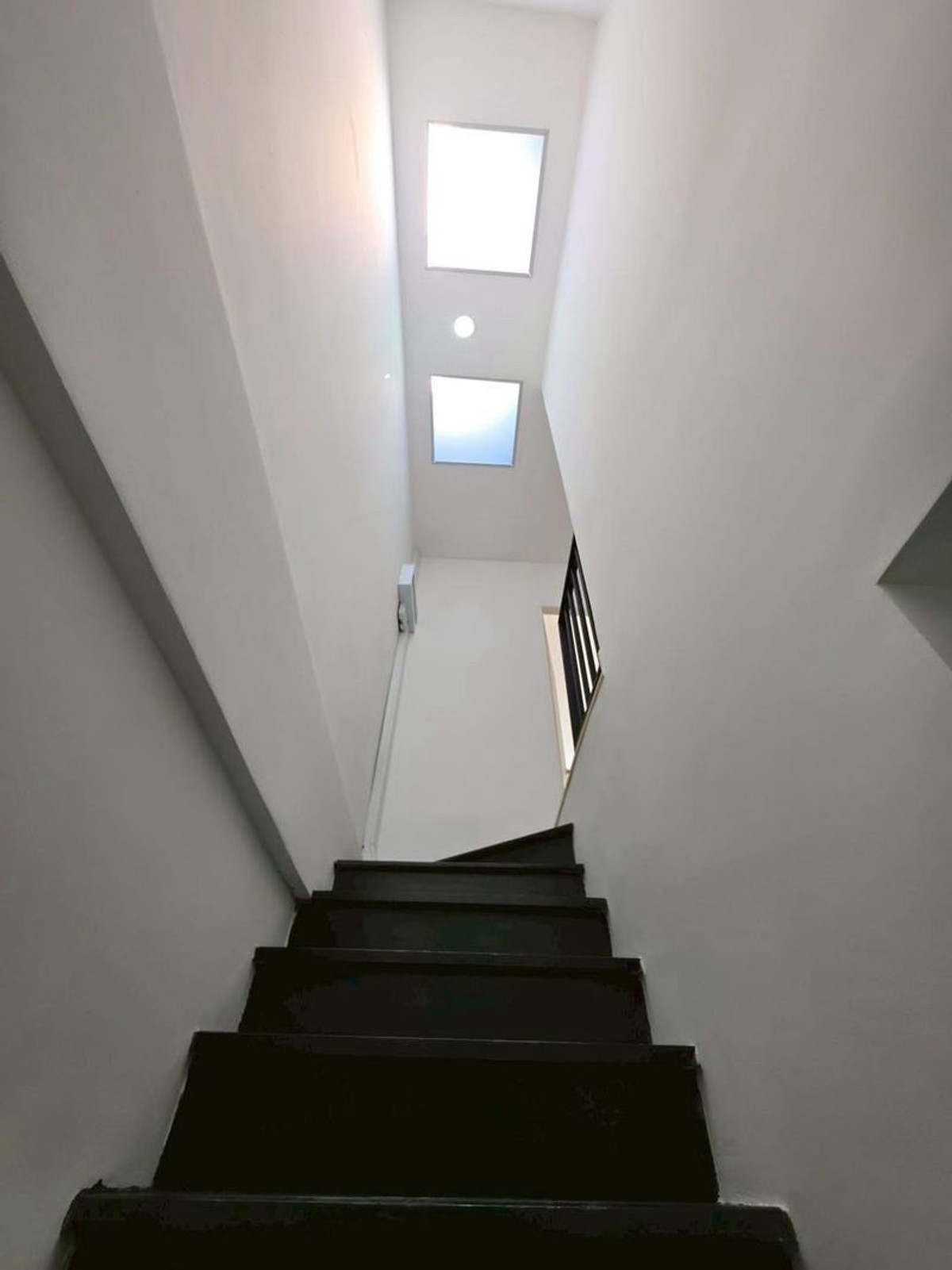 ขายทาวน์โฮมนวมินทร์ รามอินทรา : ขายทาวน์โฮม 2 ชั้น หมู่บ้านตะวันนา จตุโชติ 12 (Tawanna Chatuchot 12) ขนาด 17 ตารางวา 2 ห้องนอน ถนนจตุโชติ แขวงออเงิน เขตสายไหม กรุงเทพมหานคร