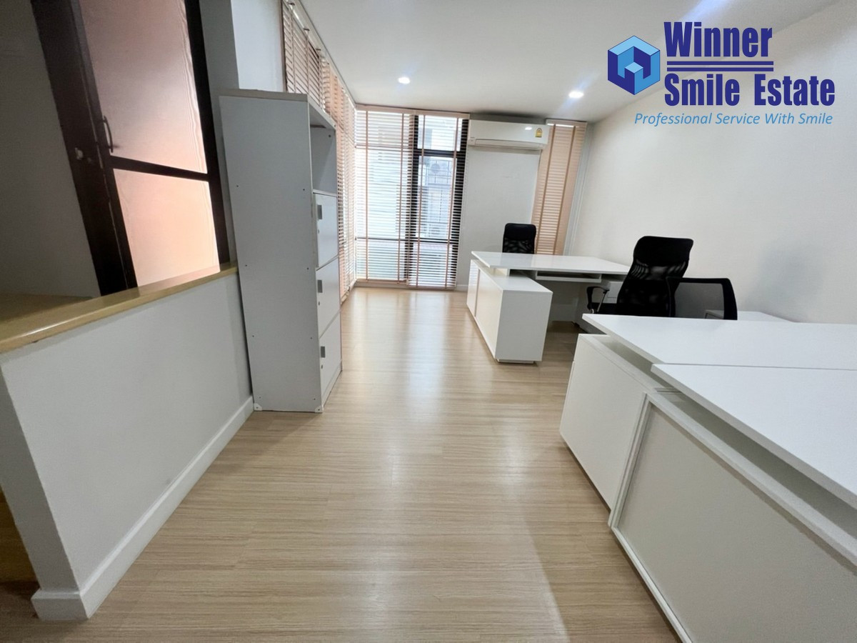 ให้เช่าทาวน์โฮมสมุทรปราการ สำโรง : ให้เช่า โฮมออฟฟิต เพล็กซ์ บางนา Plex Bangna 3 ชั้น 190 ตร.ม. ติดถนนบางนา-ตราด