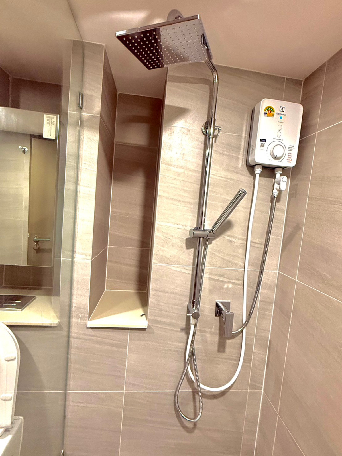 For RentCondoOnnut, Udomsuk : 🏙️ For rent KnightsBridge Space Sukhumvit – Rama 4 ✨ Beautiful room, high ceiling, Duplex style, comfortable, very good location.