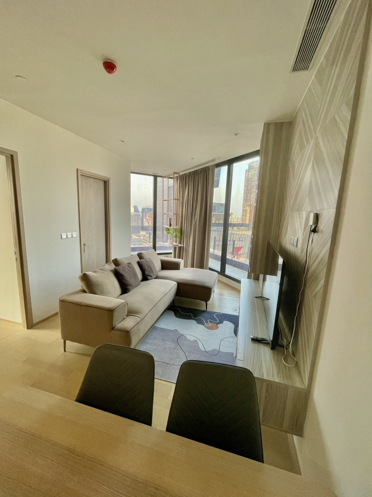 For RentCondoRama9, Petchburi, RCA : ⭐️Ashton Asoke - Rama 9⭐️ 2 bedrooms, 2 bathrooms, 91 sq m., fully furnished with electrical appliances.