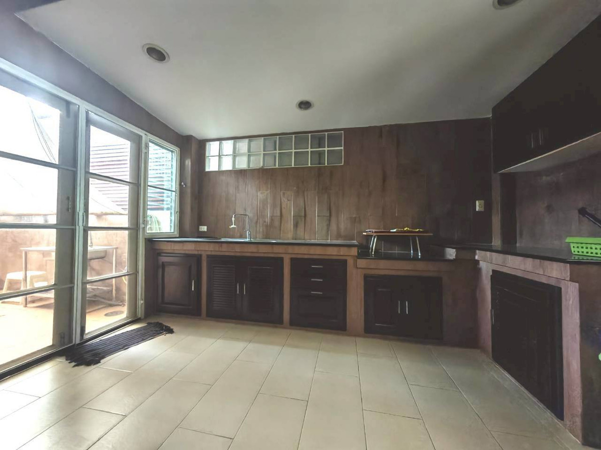 ขายบ้านลาดกระบัง สุวรรณภูมิ : 🏡 ขายบ้านเดี่ยว หมู่บ้านมัณฑนา วงแหวน-พระราม 9 บ้านสวย บรรยากาศร่มรื่น สไตล์บ้านสวน พื้นที่ใหญ่ หาไม่ได้แล้ว!