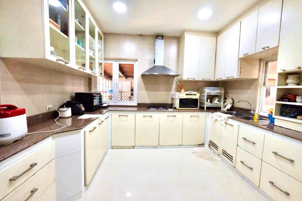 ขายบ้านปิ่นเกล้า จรัญสนิทวงศ์ : ✨คฤหาสน์ส่วนตัว บนพื้นที่1ไร่1งาน2ตร.ว. กรุงเทพ ตลิ่งชัน หมู่บ้าน กฤษดานคร14 (Luxury House Krissadanakorn14)