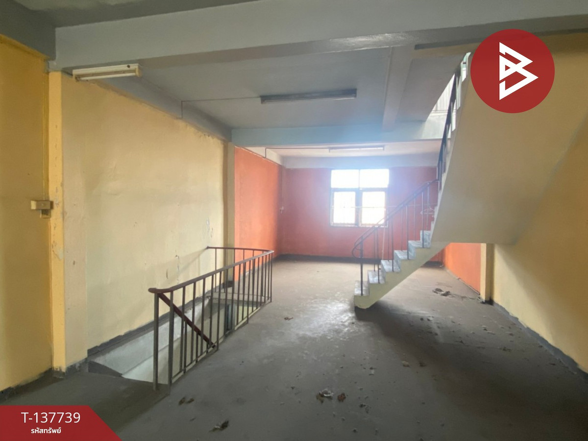 For SaleShop HouseBang kae, Phetkasem : 4-story commercial building for sale, area 24.1 sq m, Bangkok, next to Phetkasem Road, near MRT Bang Khae.
