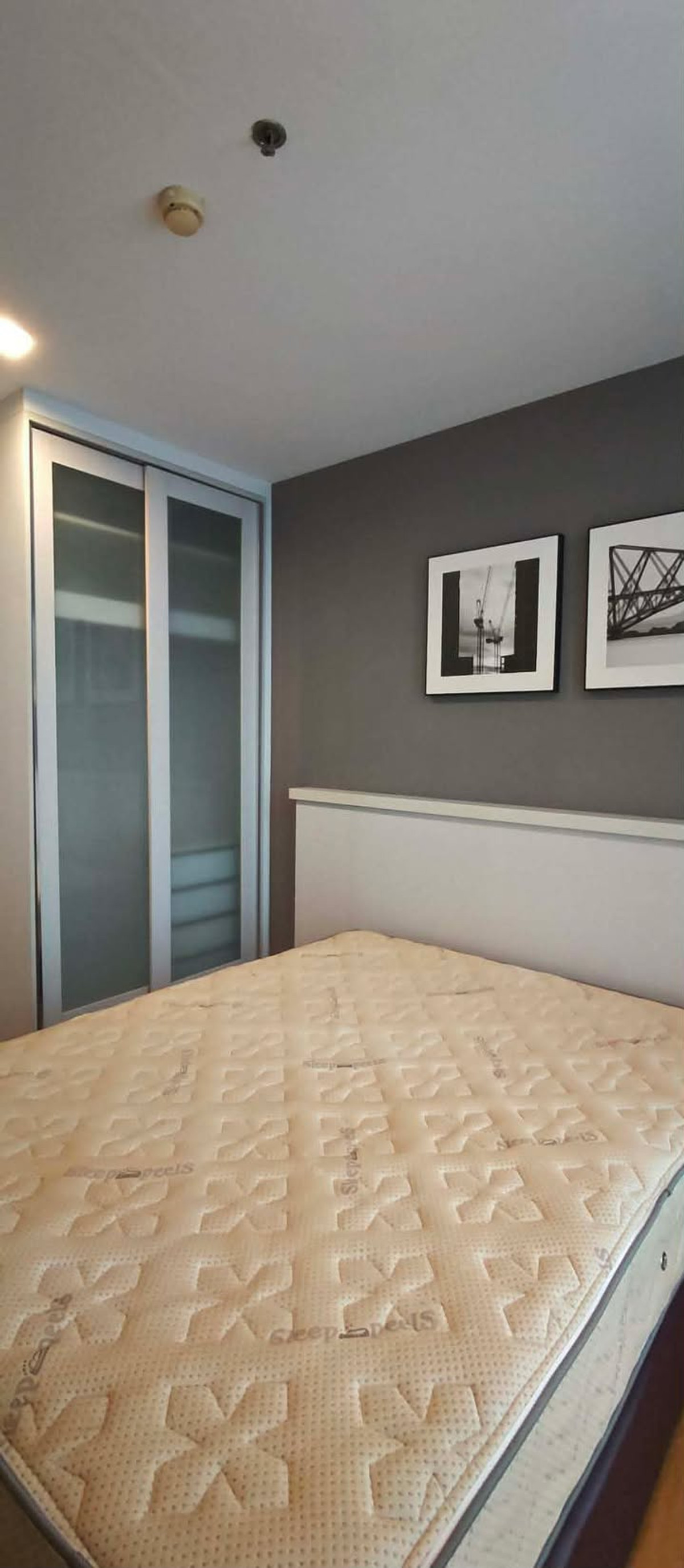 For RentCondoSukhumvit, Asoke, Thonglor : For rent, Up Ekamai (77.48 sq m.), 2 bedrooms, 2 bathrooms, beautifully decorated, ready to move in.